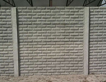 забор из бетонных плит